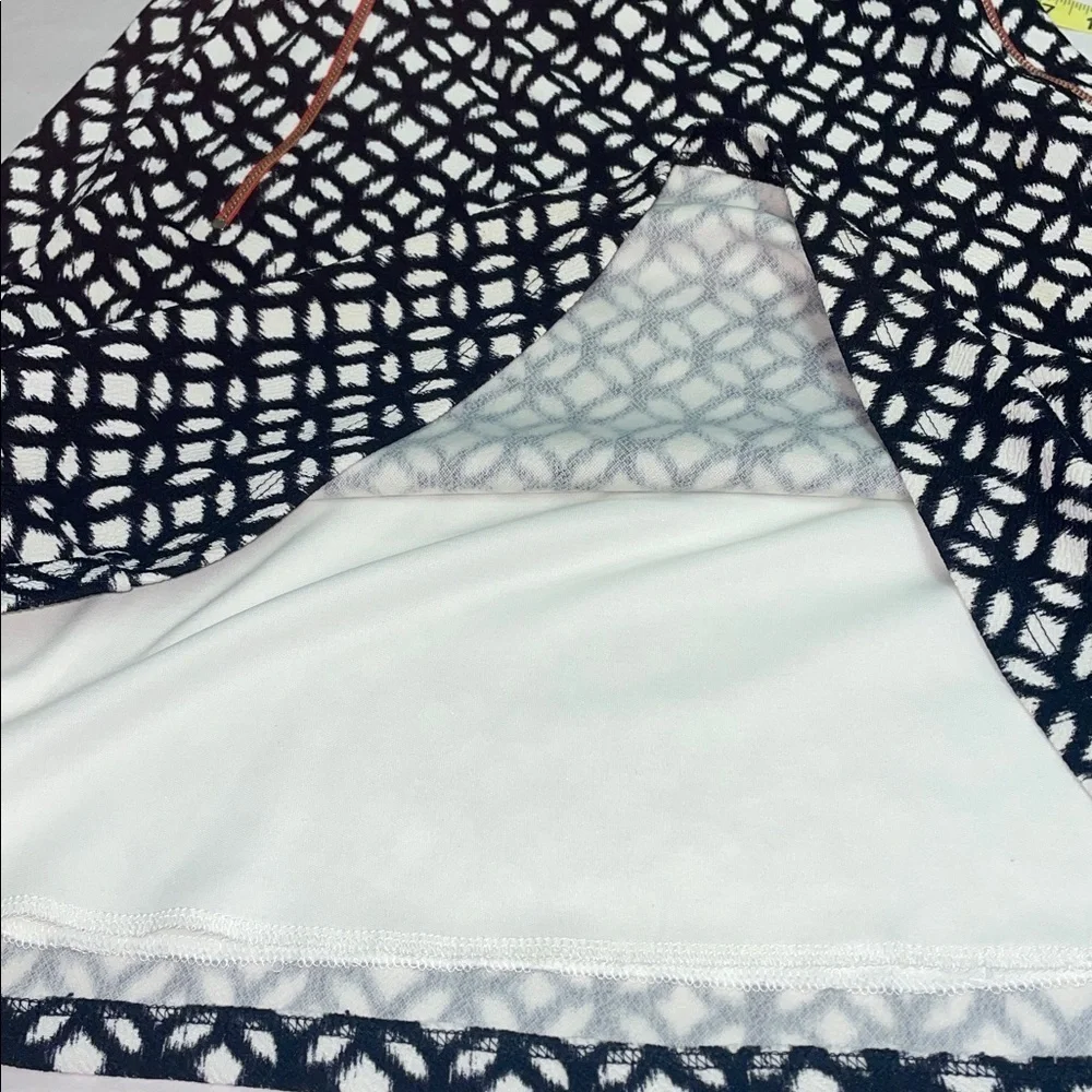 Anthropologie Le Lis Maura black & white geometric print A-line skirt.  Sz Small